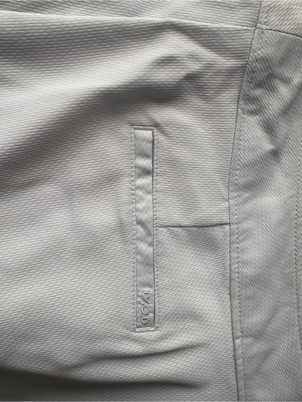 Pair of Izod XFG Cool FX Golf Capri’s - Picture 5 of 5